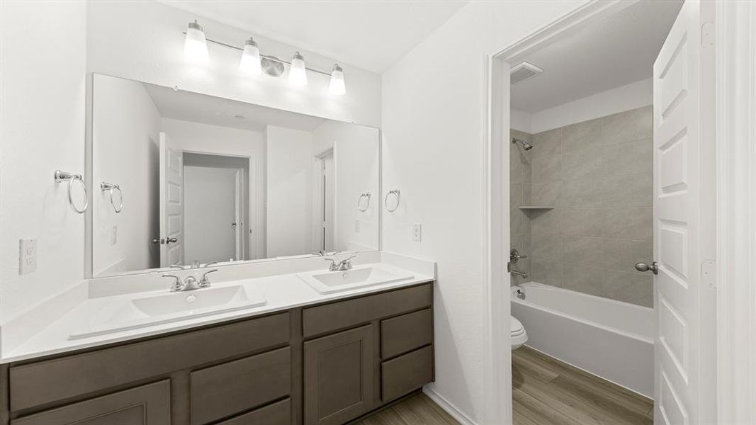 24. 3709 Star Mesa - 2ND Bath 24. 3709 Star Mesa - 2ND Bath