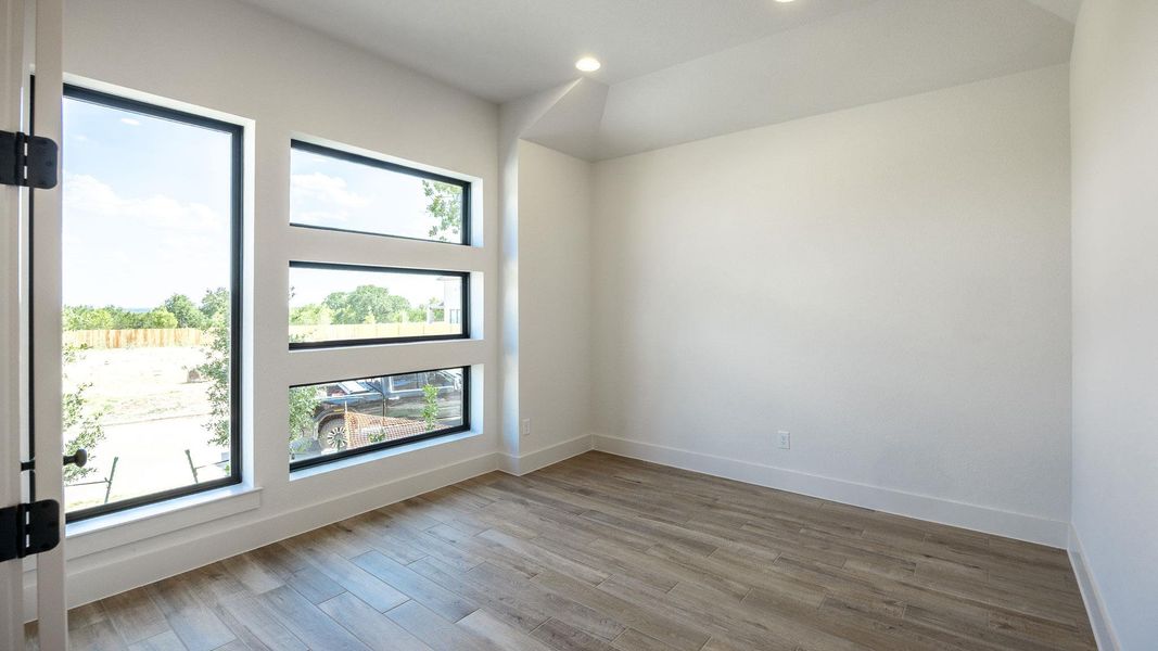 Spacious, unfurnished interior of a new home in Parkside Peninsula, Georgetown (Image 10).