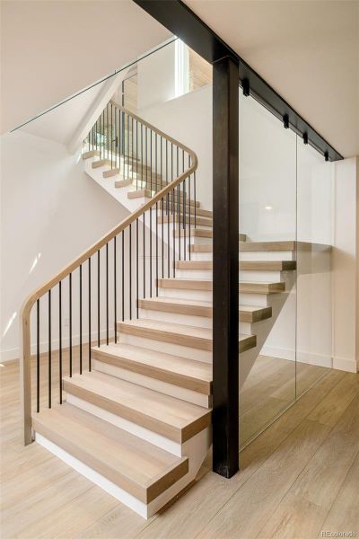 Spacious, unfurnished interior of a new home in , Denver (Image 18).