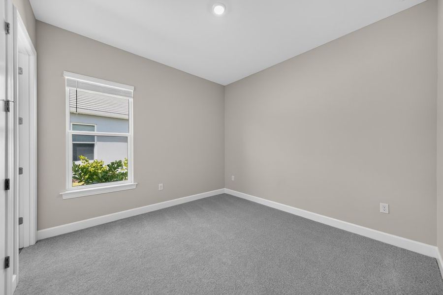 Spacious, unfurnished interior of a new home in Esplanade by the Islands, Naples (Image 20).
