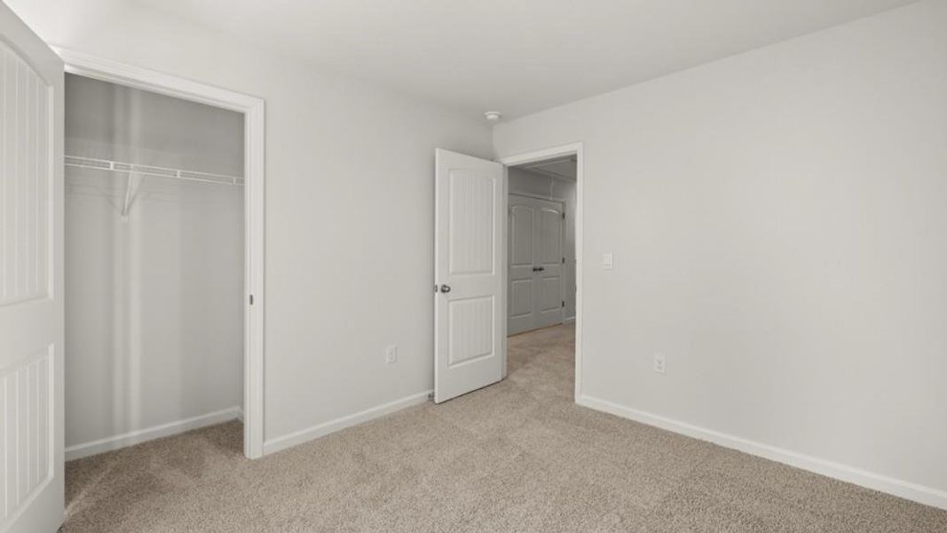 Spacious, unfurnished interior of a new home in Falcon Landing, Gainesville (Image 25).