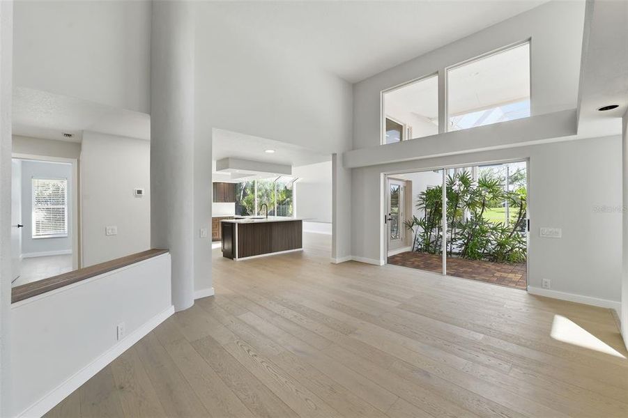 Spacious, unfurnished interior of a new home in , Sarasota (Image 24).