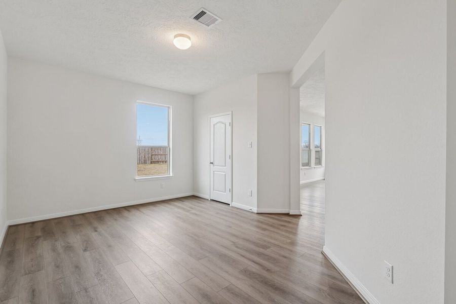 Spacious, unfurnished interior of a new home in Sunset Grove South, Hitchcock (Image 6).