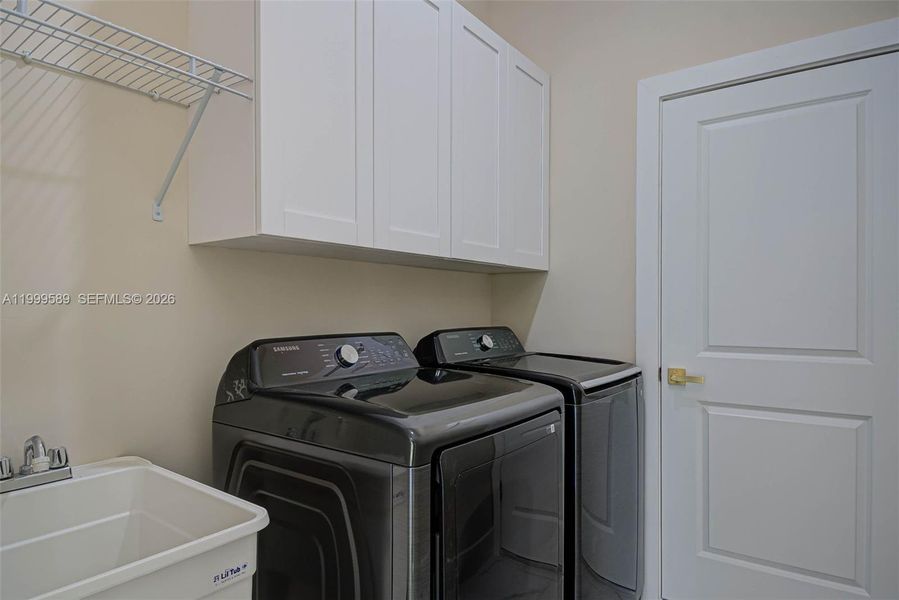 Close-up of interior finishes inside a home in , Lehigh Acres (Image 11).