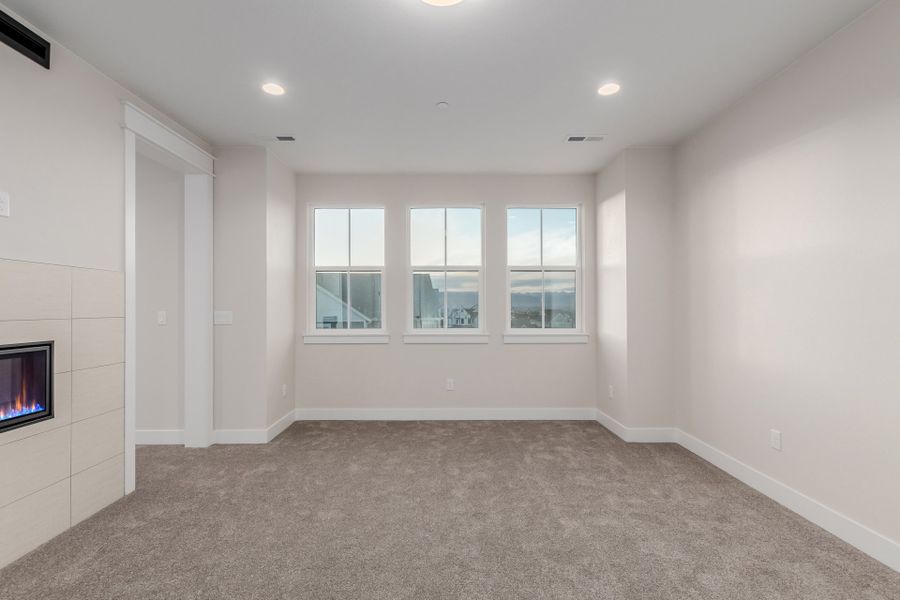 Representative unfurnished interior of a home built from the Luxe by Scott Felder Homes in Westerly, Erie (Image 32).