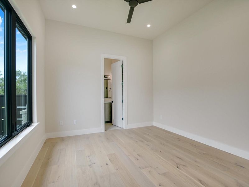 Spacious, unfurnished interior of a new home in , Horseshoe Bay (Image 21).
