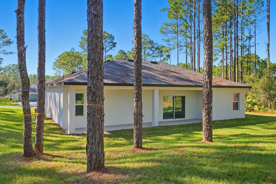 Exterior details and patio area of a home in , Citrus Springs (Image 2). Exterior details and patio area of a home in , Citrus Springs (Image 2).