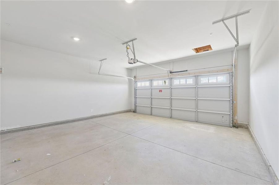 Spacious, unfurnished interior of a new home in Hemingway - Reserve Series, Cumming (Image 36).