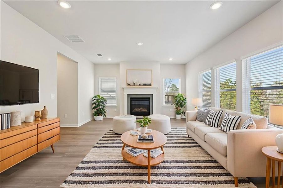 Furnished interior view inside a new home in Ivey Township, Dallas (Image 5).