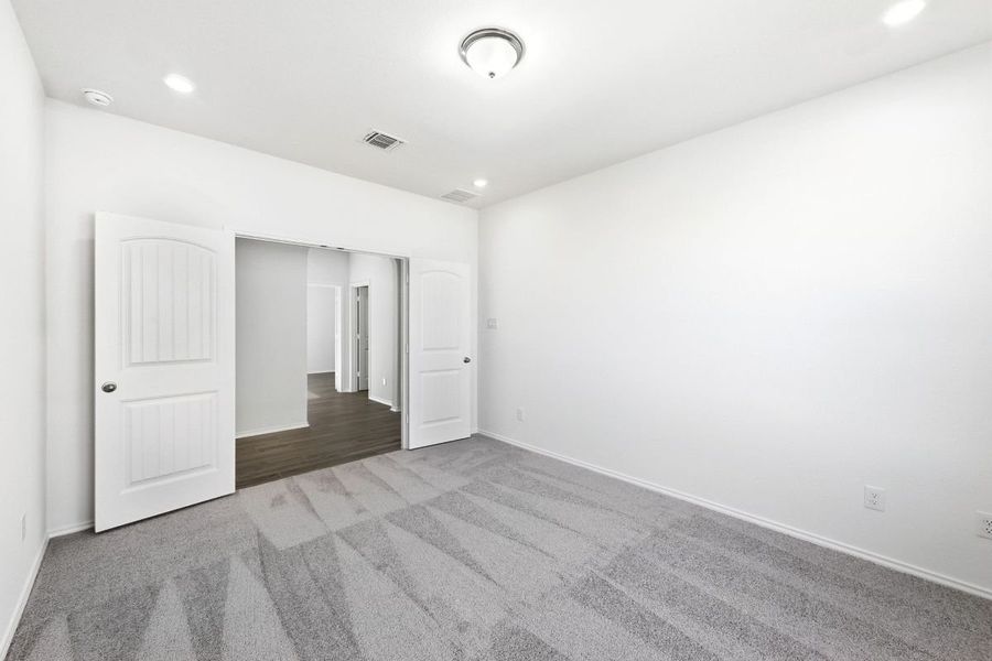 Spacious, unfurnished interior of a new home in Mustang Valley, Manor (Image 7).
