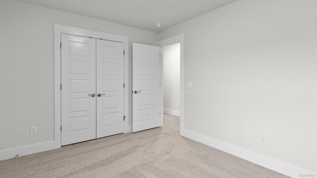 Spacious, unfurnished interior of a new home in Vineyard Trail, Jacksonville (Image 38).