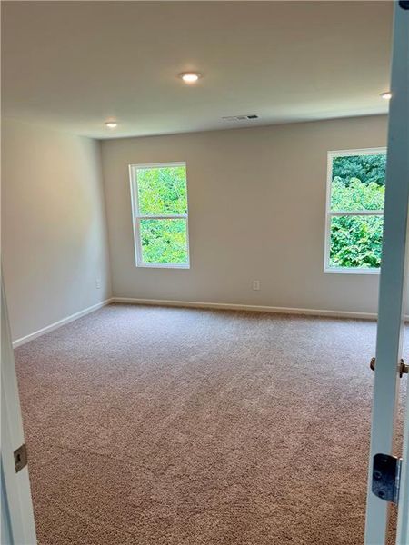 Spacious, unfurnished interior of a new home in , Atlanta (Image 14).