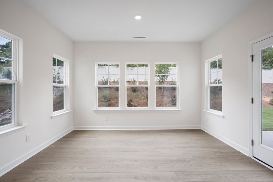 Spacious, unfurnished interior of a new home in Georgias Landing, Raleigh (Image 17).