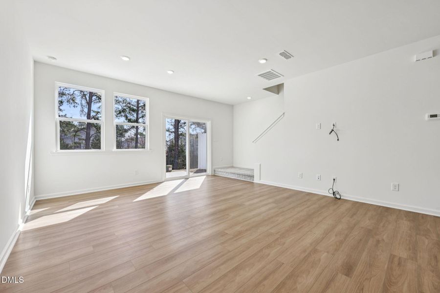 9-web-or-mls-212 Parker Lane-S0503-009