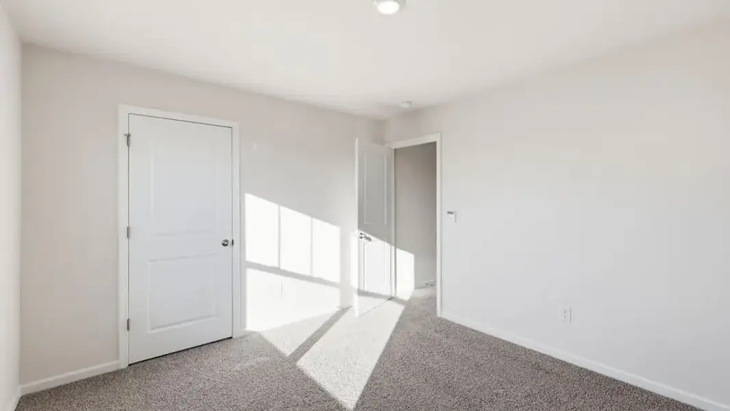 Spacious, unfurnished interior of a new home in Woodglen, Piedmont (Image 28).