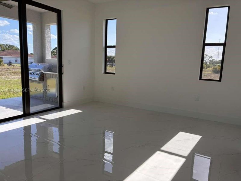 Spacious, unfurnished interior of a new home in , Labelle (Image 14).