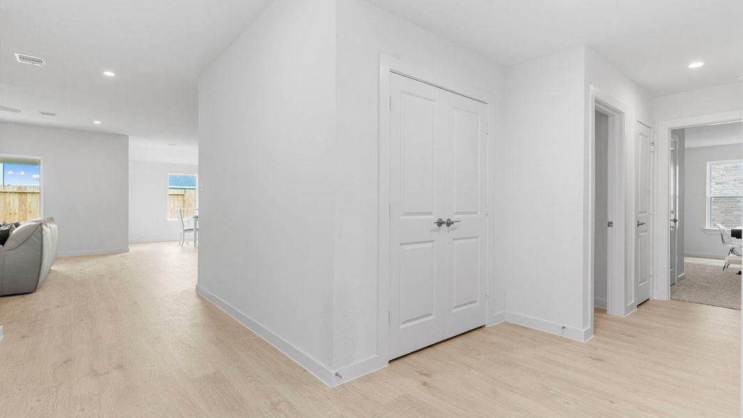 Spacious, unfurnished interior of a new home in Tamarron, Fulshear (Image 25). Spacious, unfurnished interior of a new home in Tamarron, Fulshear (Image 25).
