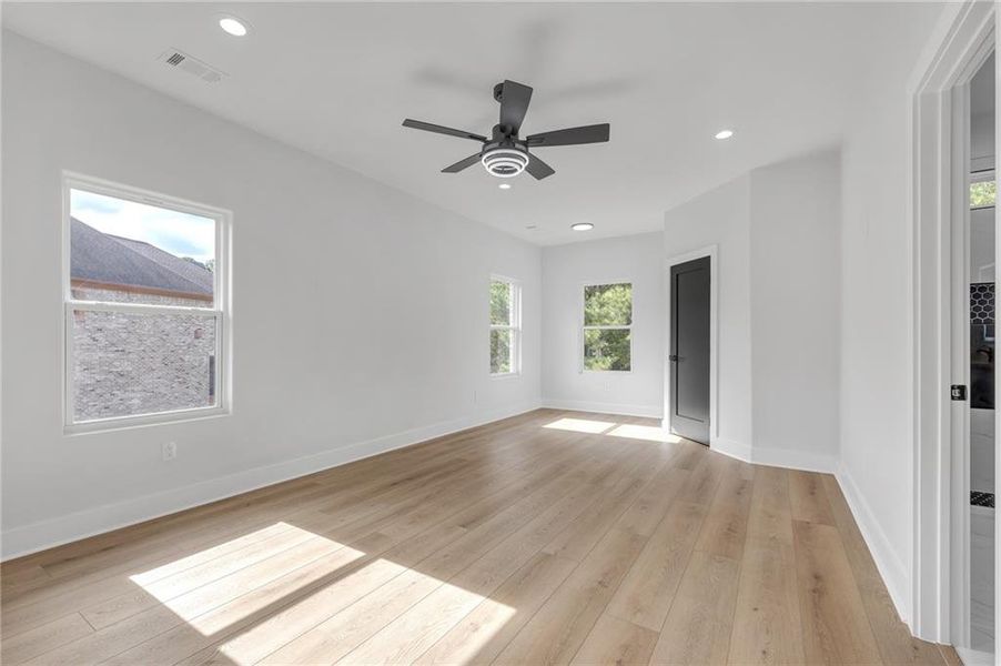 Spacious, unfurnished interior of a new home in , Fairburn (Image 16).