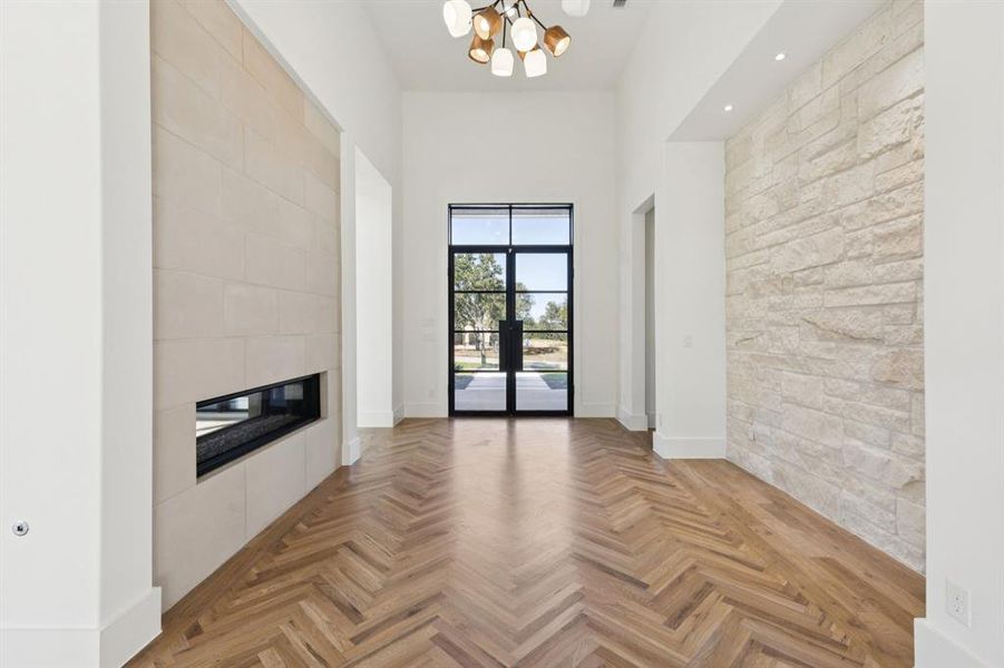 Spacious, unfurnished interior of a new home in , Weatherford (Image 27).