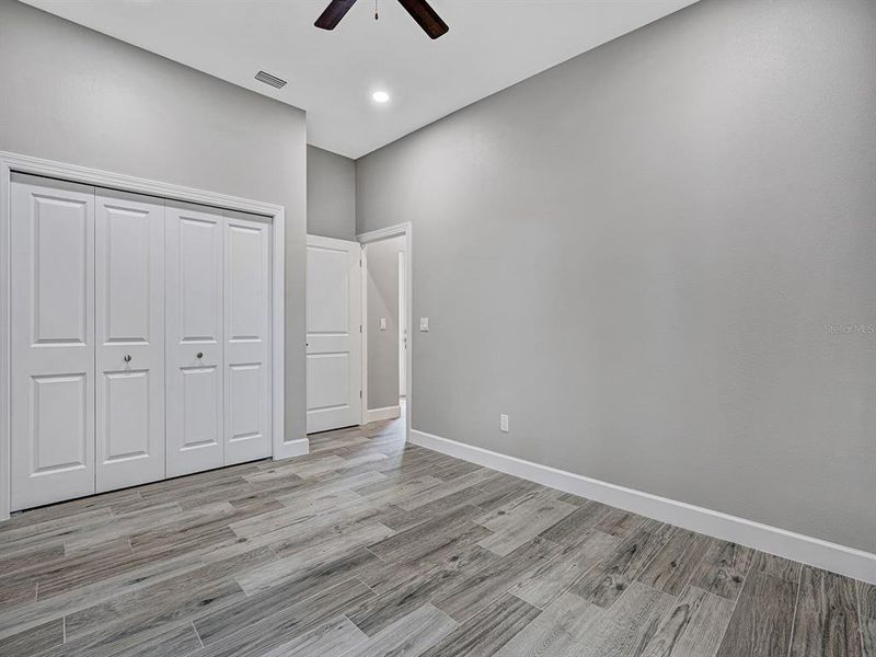 Spacious, unfurnished interior of a new home in , Safety Harbor (Image 19).