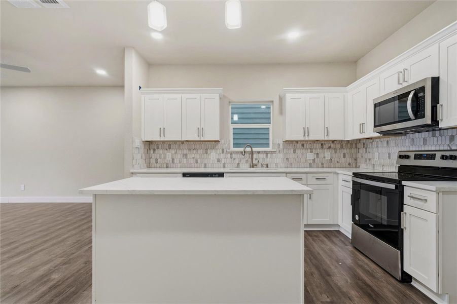 Furnished interior view inside a new home in , Houston (Image 10). Furnished interior view inside a new home in , Houston (Image 10).