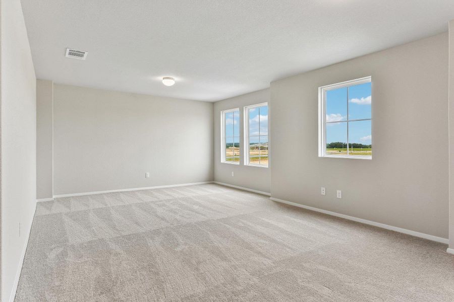 Spacious, unfurnished interior of a new home in Cascade, Liberty Hill (Image 27).