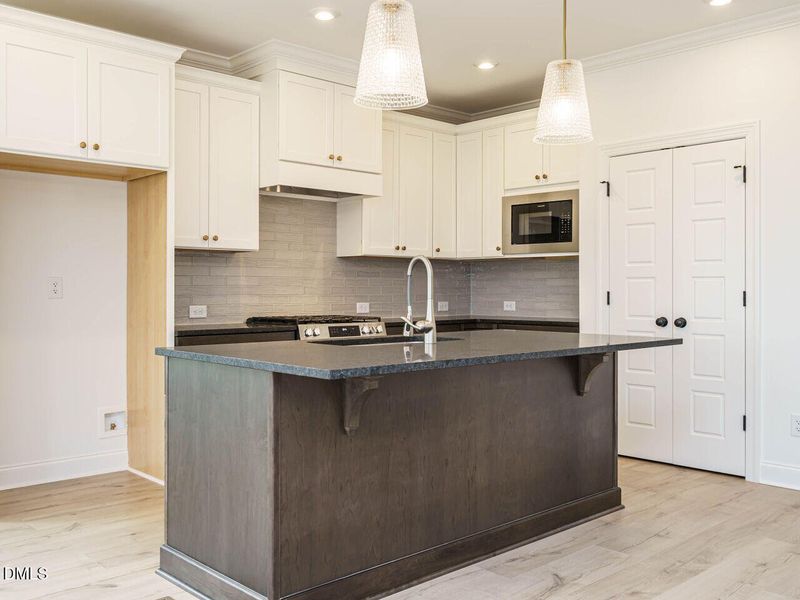 015-1280x960-kitchen