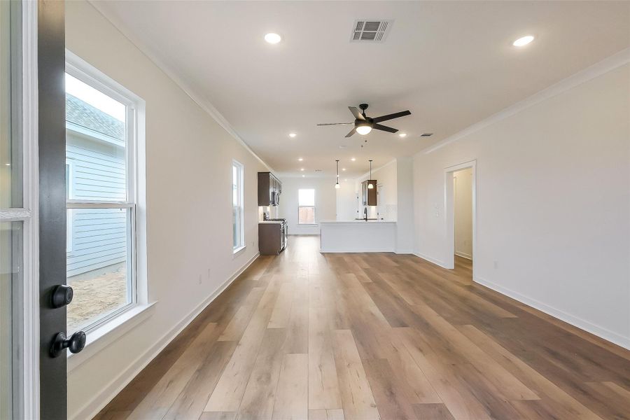 Spacious, unfurnished interior of a new home in Aldeana, Bonney (Image 16).