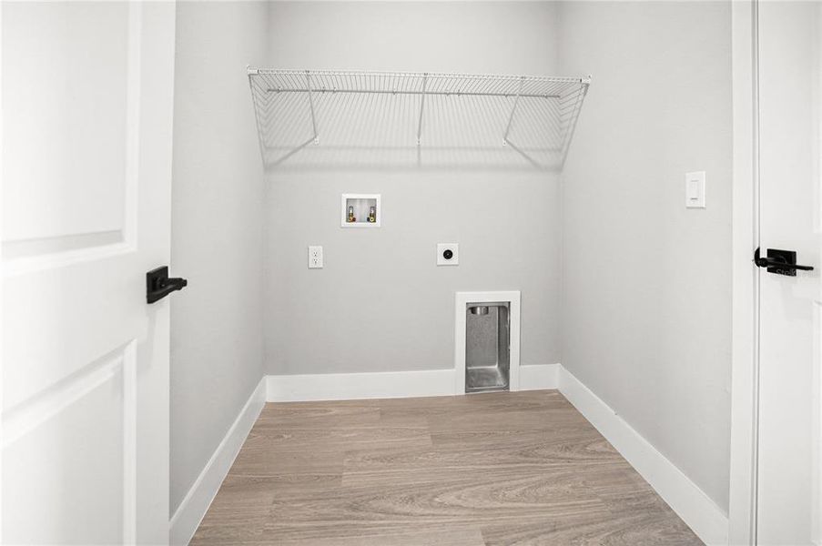 Spacious, unfurnished interior of a new home in , Ocala (Image 11).