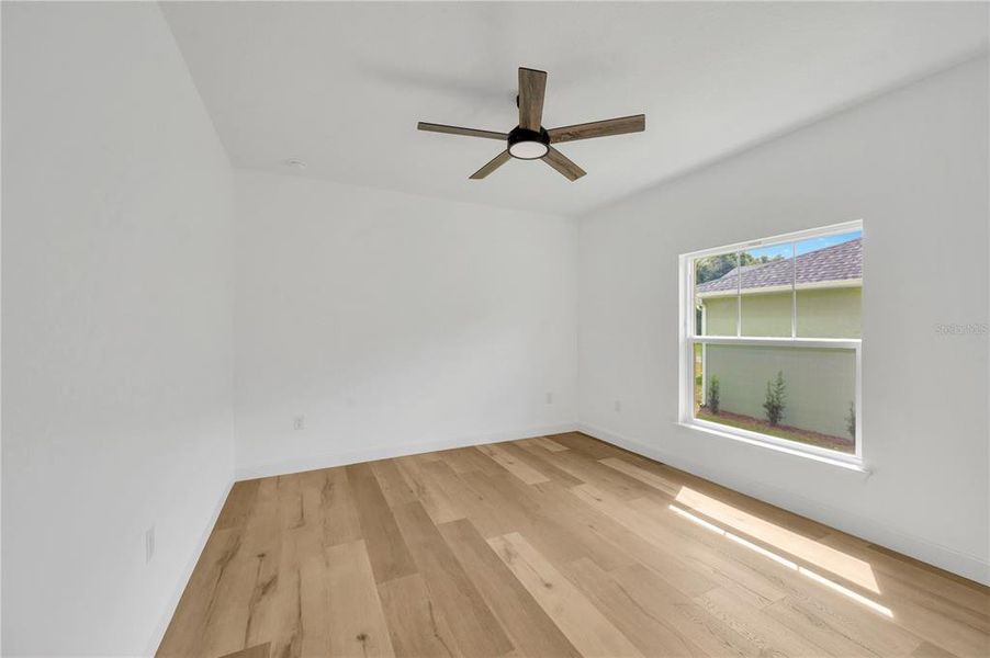 Spacious, unfurnished interior of a new home in , Dade City (Image 38).