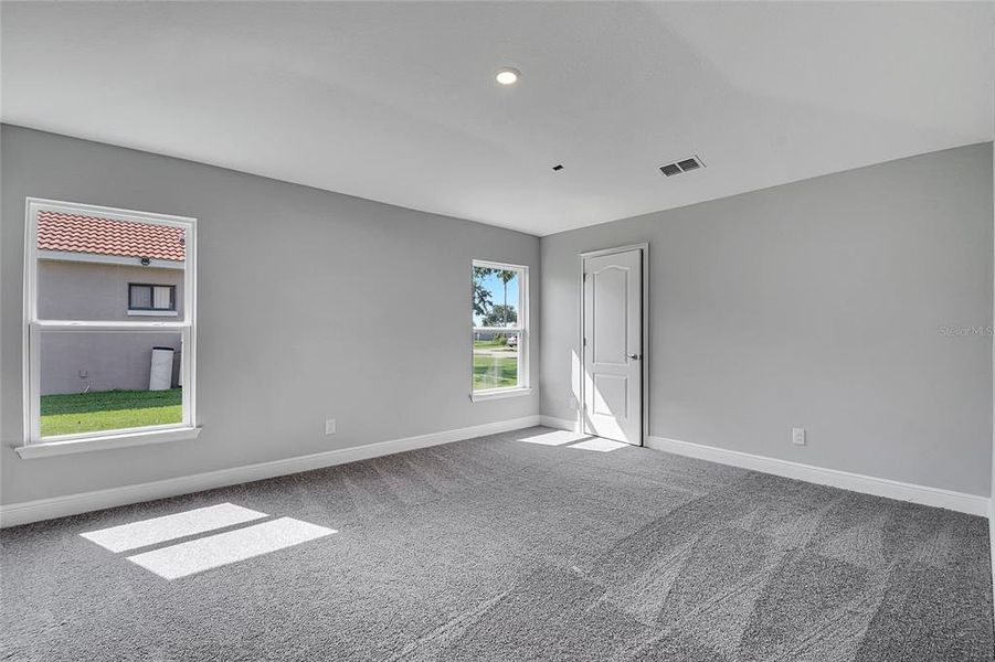 Spacious, unfurnished interior of a new home in , Kissimmee (Image 25).