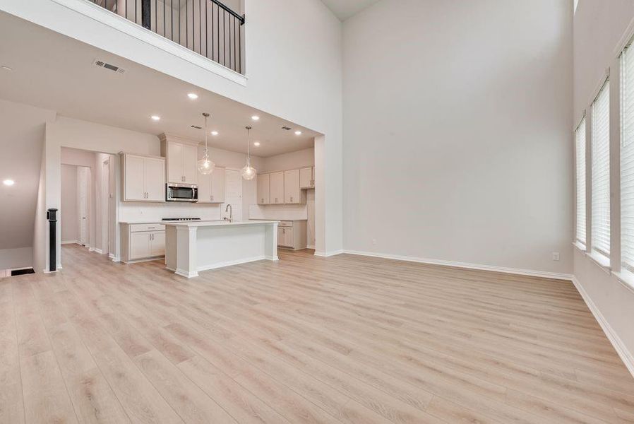 Spacious, unfurnished interior of a new home in , Frisco (Image 26).