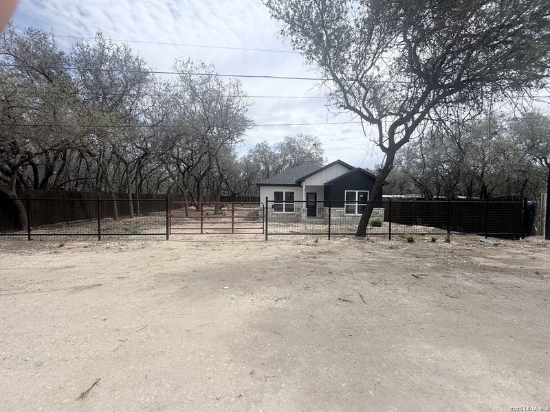 Community amenities in , San Antonio (Image 16).