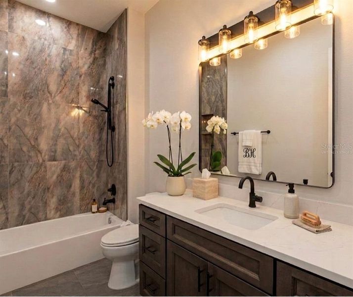 Furnished interior view inside a new home in , Auburndale (Image 14).