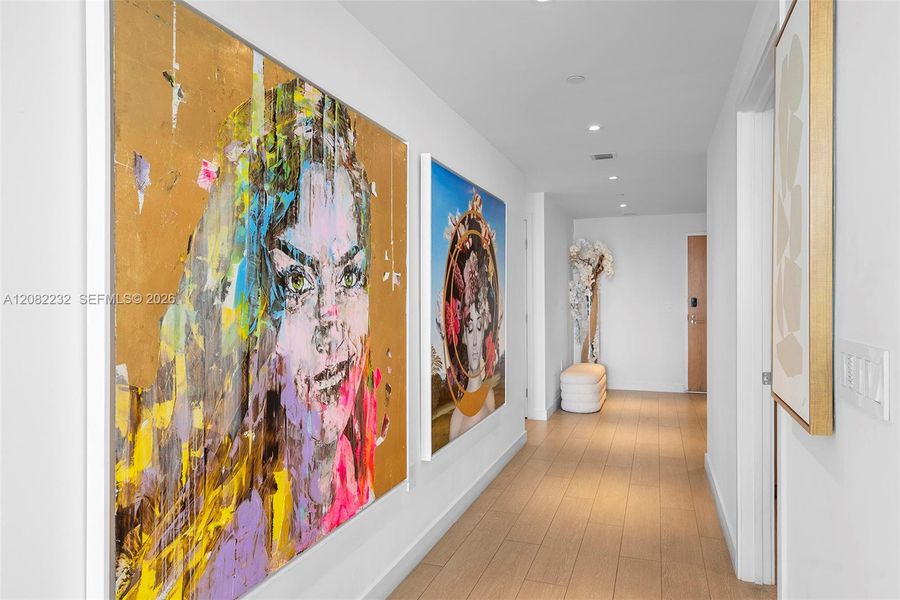 Spacious, unfurnished interior of a new home in , Miami Beach (Image 20).
