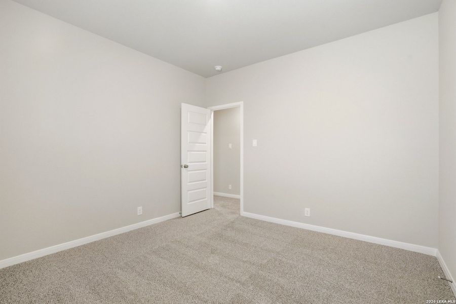 Spacious, unfurnished interior of a new home in Dauer Ranch, New Braunfels (Image 19). Spacious, unfurnished interior of a new home in Dauer Ranch, New Braunfels (Image 19).