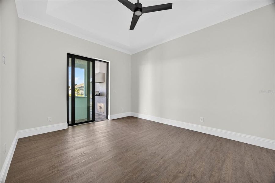 Spacious, unfurnished interior of a new home in , Port Charlotte (Image 37).