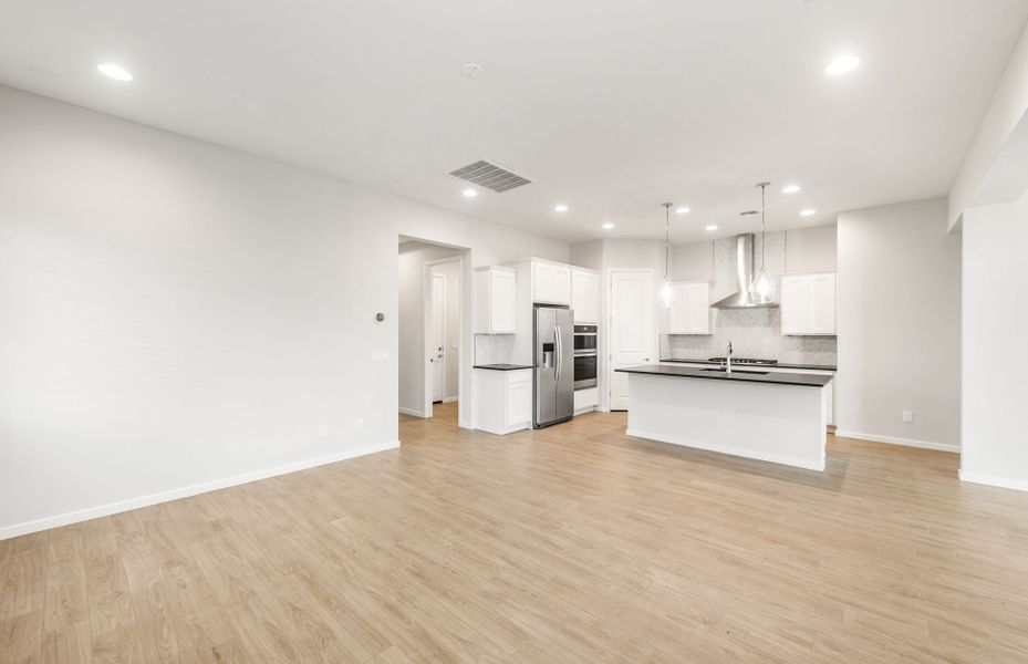 Spacious, unfurnished interior of a new home in Regent Hills - Meadow Series, Buckeye (Image 18). Spacious, unfurnished interior of a new home in Regent Hills - Meadow Series, Buckeye (Image 18).