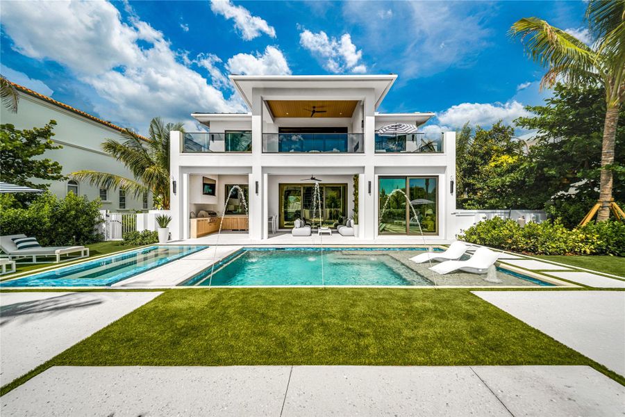 Exterior details and patio area of a home in , Ocean Ridge (Image 3).