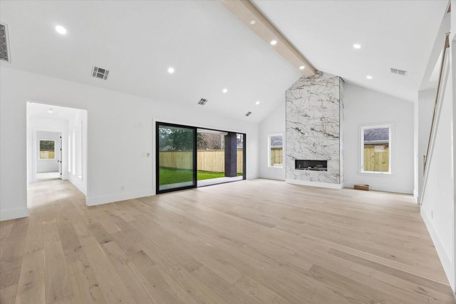Spacious, unfurnished interior of a new home in , Houston (Image 17).