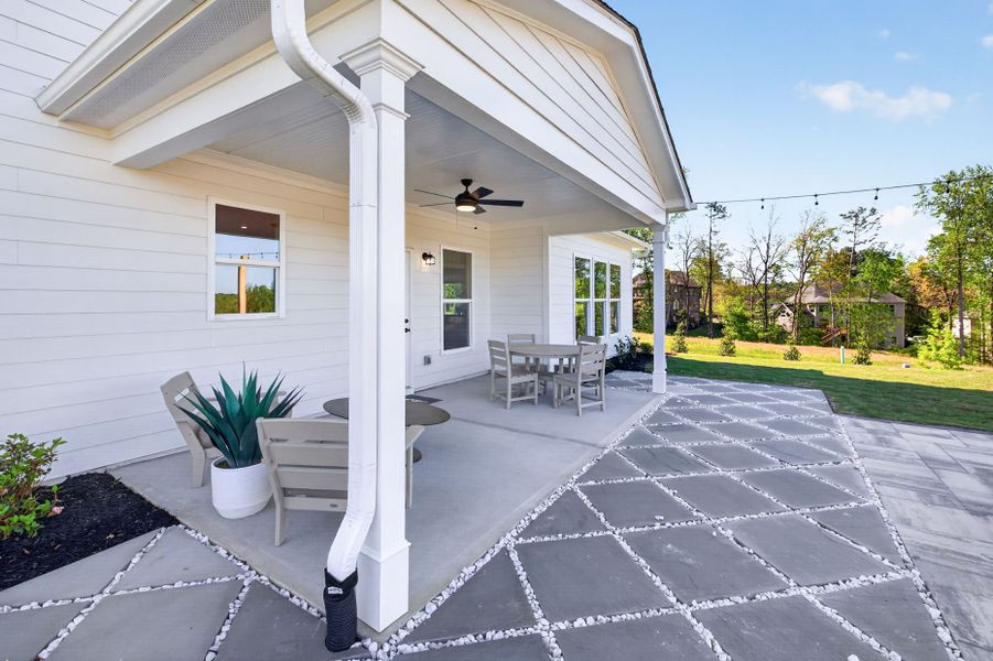 Representative exterior details of a home built from the Riverton by Pulte Homes in Riversprings, Dacula (Image 33).
