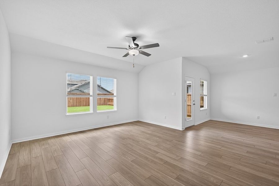 Spacious, unfurnished interior of a new home in River Ridge, Crandall (Image 16).