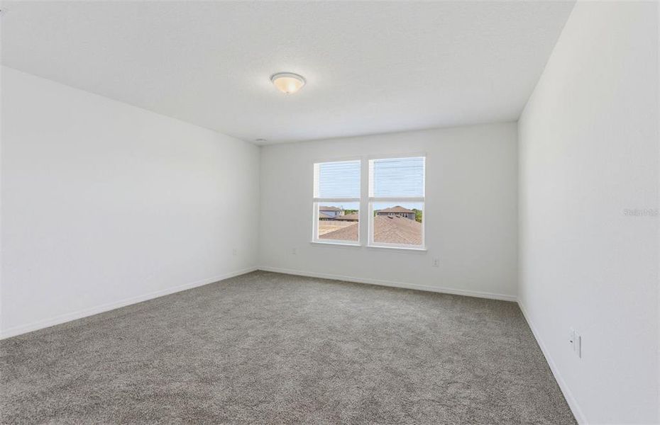 Spacious, unfurnished interior of a new home in Silverlake, Lake Alfred (Image 12).