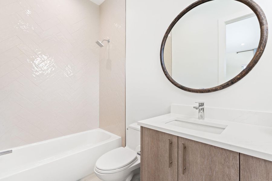 upstairs aux bath 2 upstairs aux bath 2