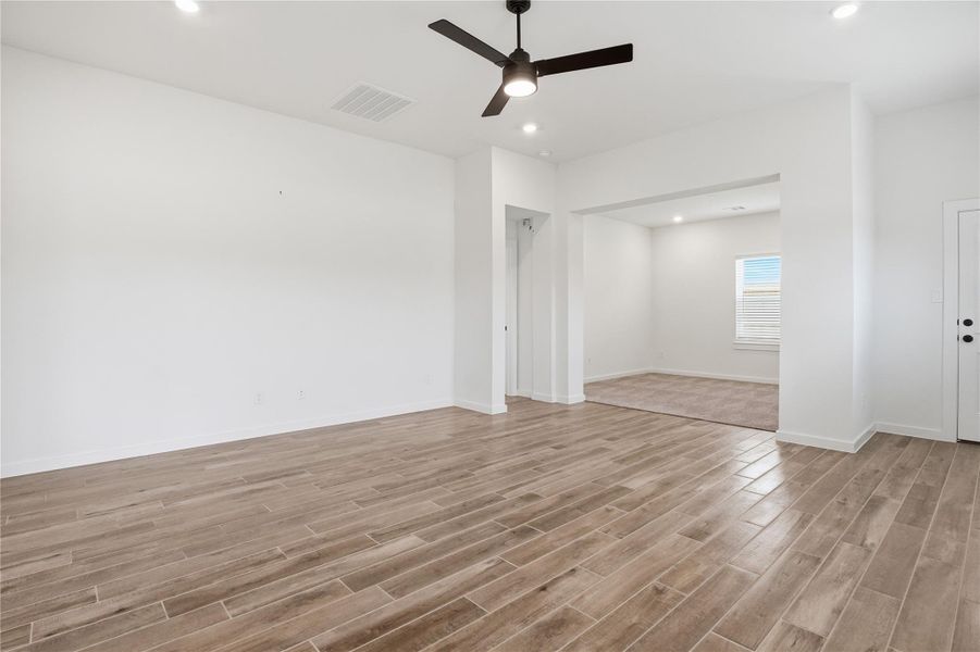 Spacious, unfurnished interior of a new home in Foxtail Palms, Manvel (Image 39).