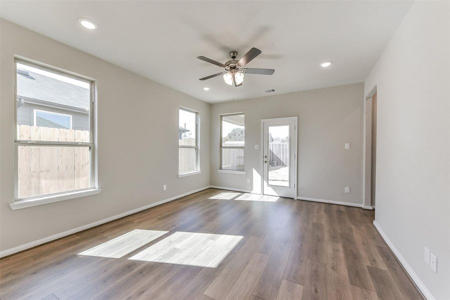 Spacious, unfurnished interior of a new home in Colony at Pinehurst, Pinehurst (Image 18).