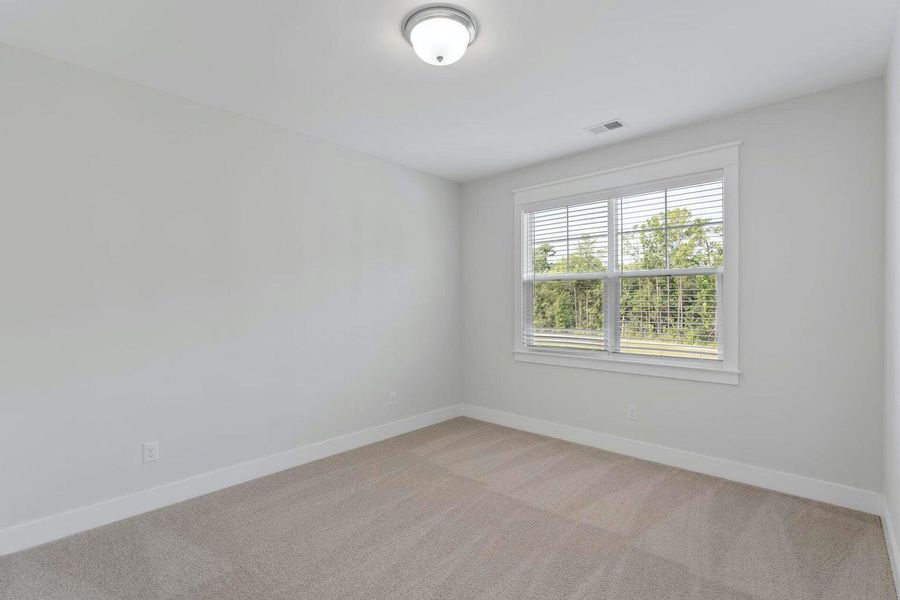 Spacious, unfurnished interior of a new home in Oak Bluff, Charleston (Image 9). Spacious, unfurnished interior of a new home in Oak Bluff, Charleston (Image 9).