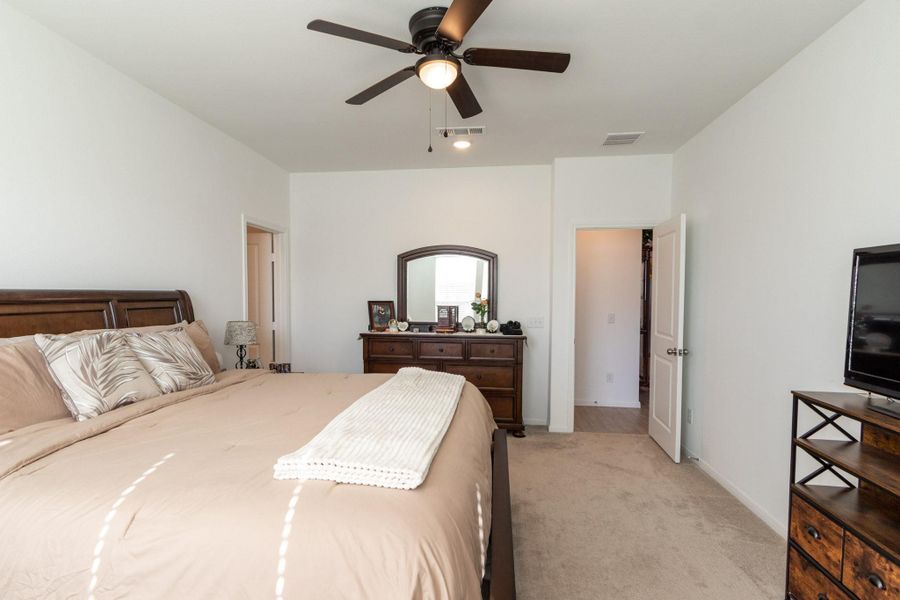 Furnished interior view inside a new home in Mustang Ridge, Alvin (Image 39). Furnished interior view inside a new home in Mustang Ridge, Alvin (Image 39).