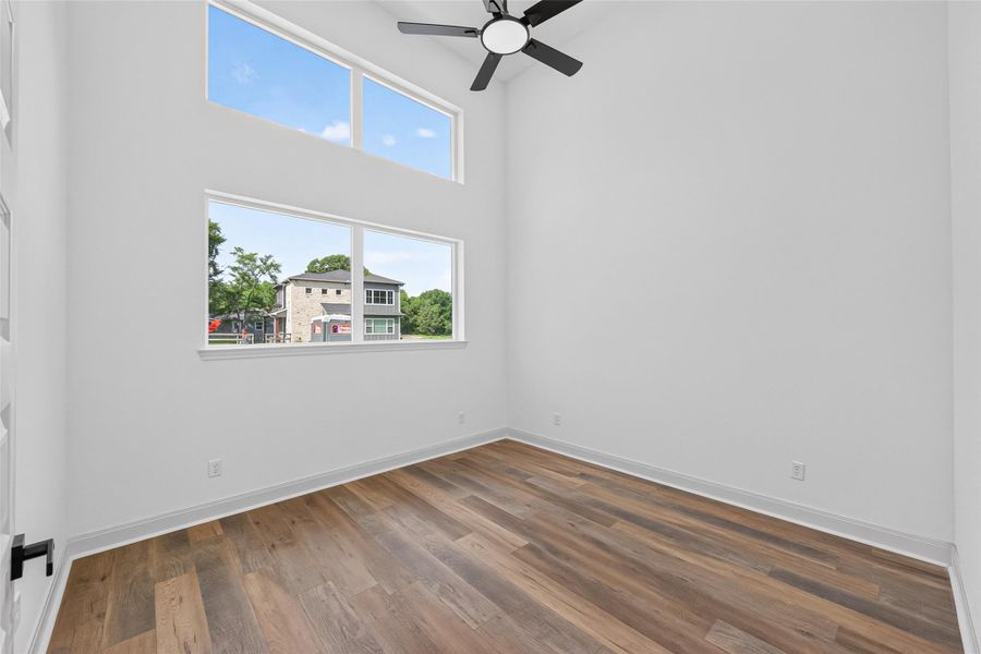 Flex/Office Area