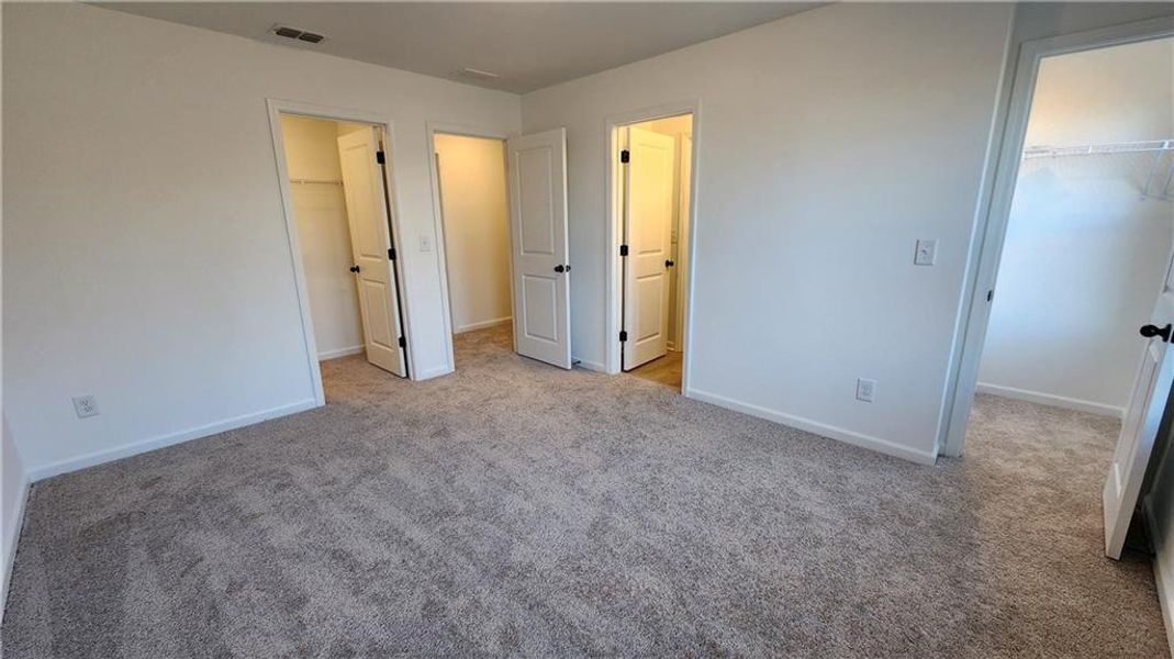 Spacious, unfurnished interior of a new home in The Estates at Casteel, Bethlehem (Image 17).